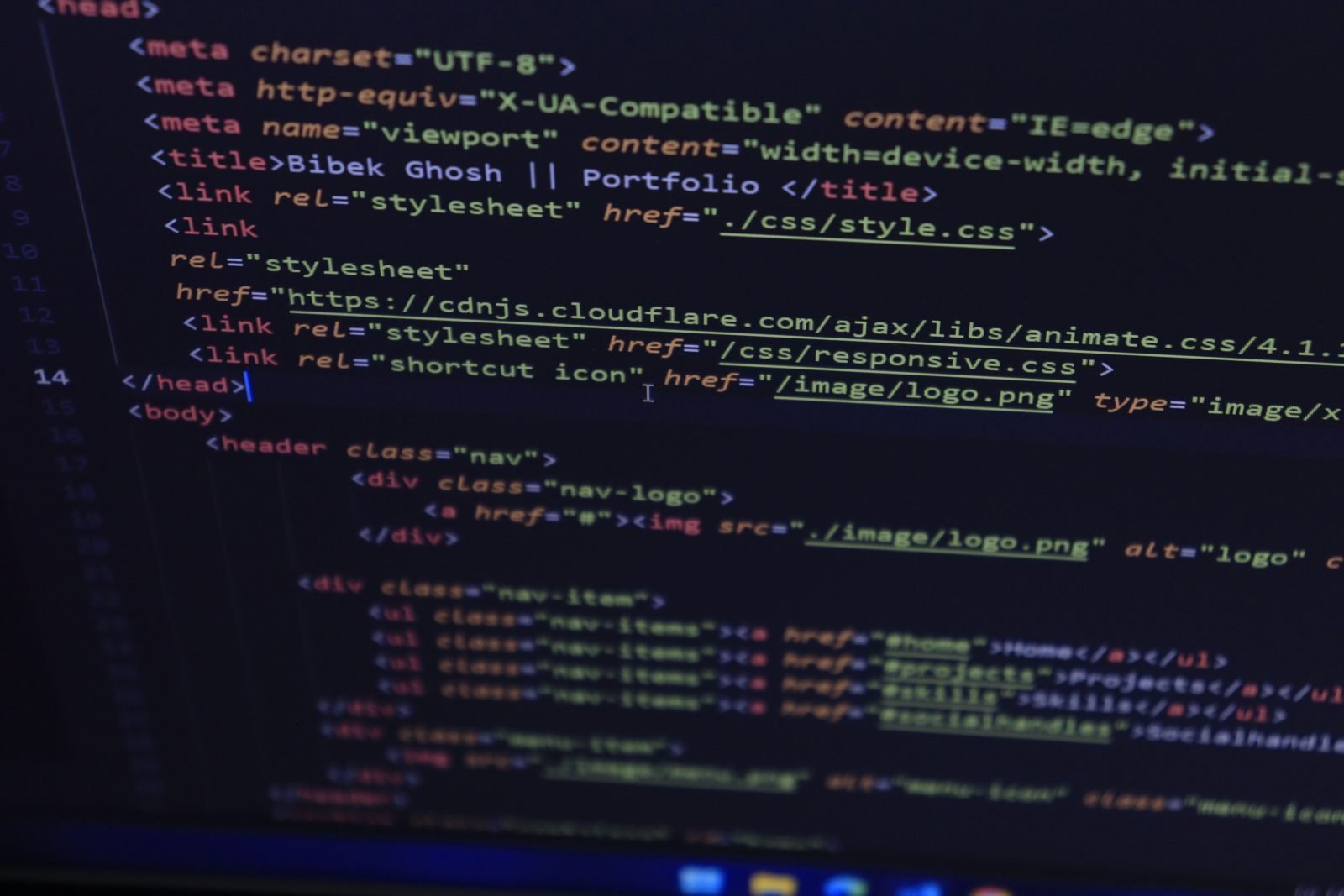 Código fuente en la pantalla de una computadora